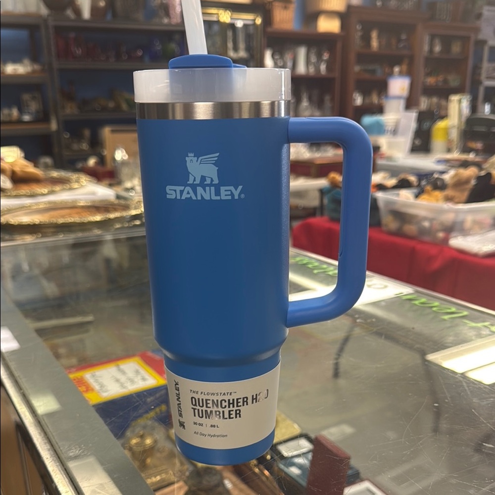 Stanley Quencher 30oz H2.0 Tumbler in Bold Blue